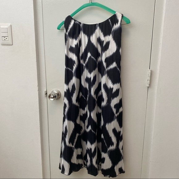 Chiara Boni Dresses & Skirts - Chiara Boni La Petite Sleeveless Midi Dress